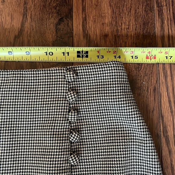 Lasting Impressions Houndstooth skirt with buttons accent - Picture 10 of 13
